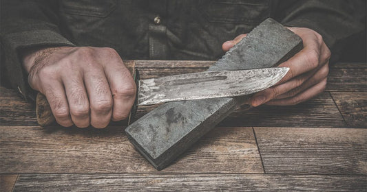 How to Sharpen a Hunting Knife in the Field